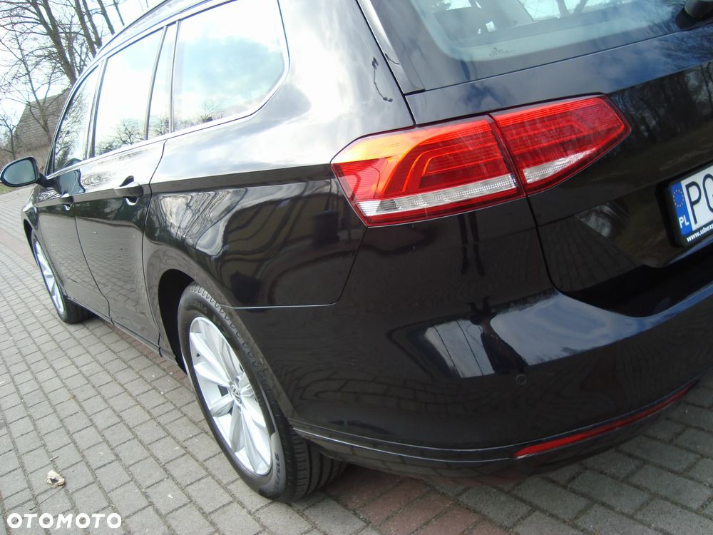 Volkswagen Passat 2.0 TDI SCR DSG Comfortline - 10