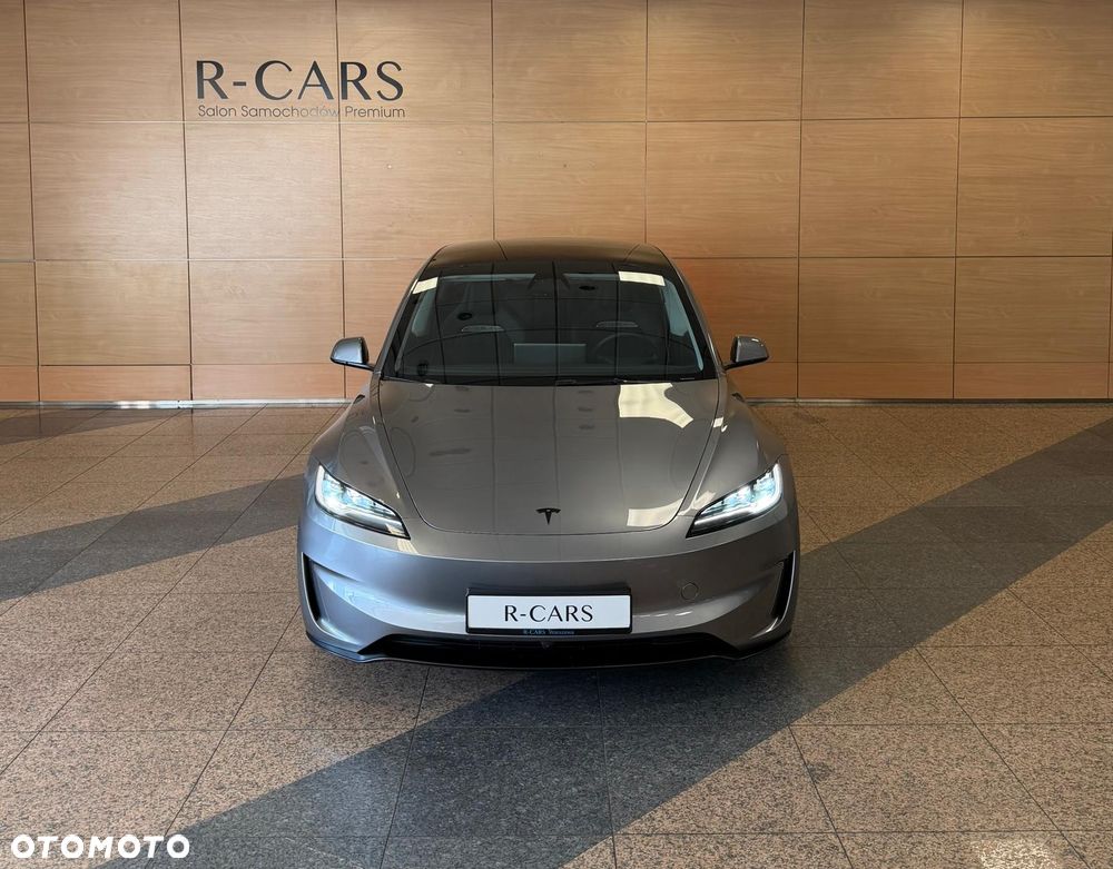 Tesla Model 3 - 3