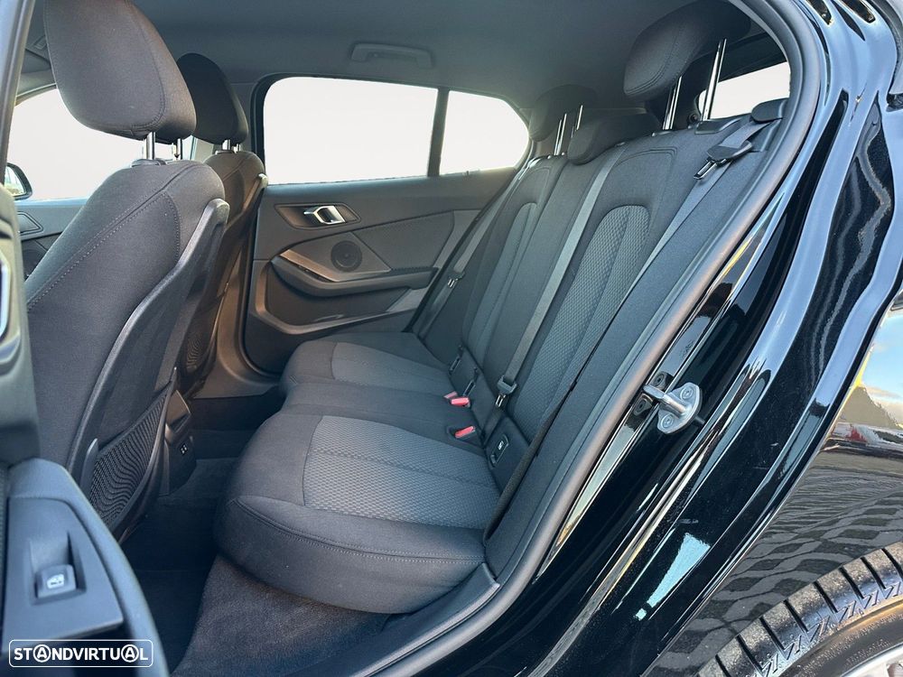 BMW 116 d Pack Desportivo M Auto - 13