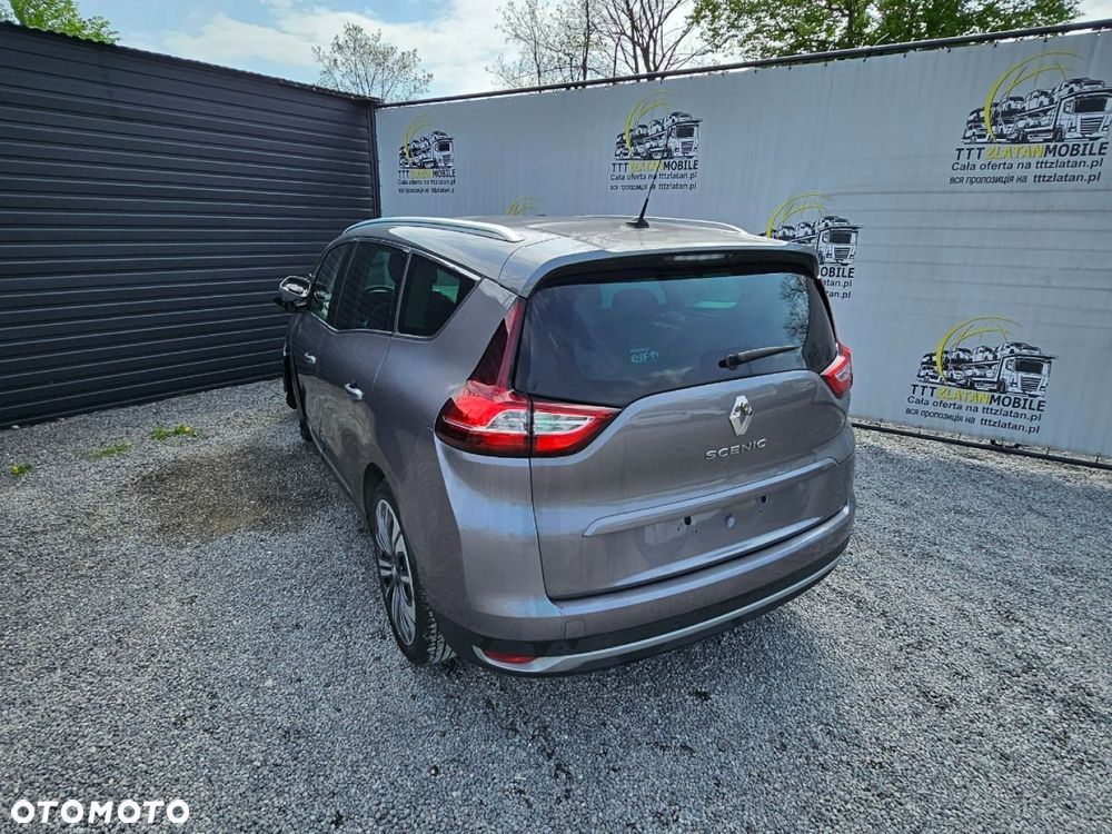 Renault Grand Scenic - 17