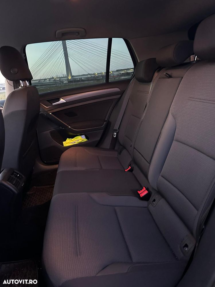 Volkswagen Golf 1.6 TDI Comfortline - 11