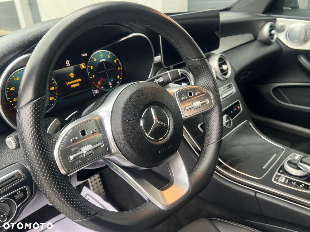 Mercedes-Benz Klasa C 300 9G-TRONIC - 10