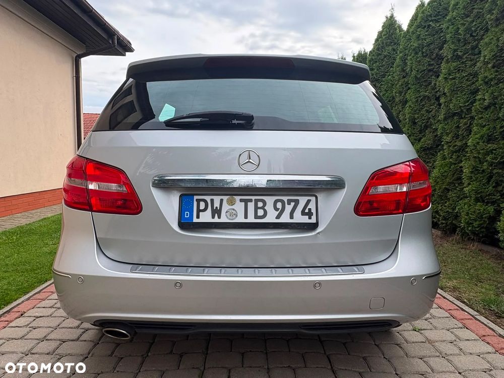 Mercedes-Benz Klasa B 180 BlueEFFICIENCY Edition Style - 2