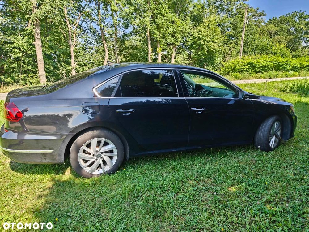 Volkswagen Passat - 6