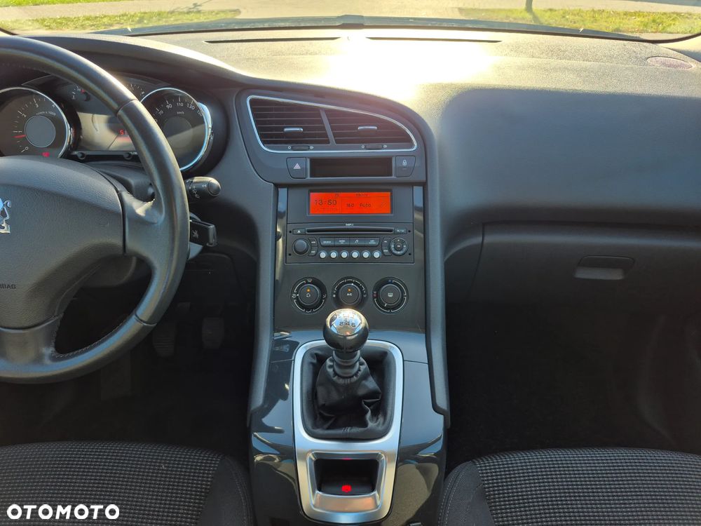 Peugeot 5008 1.6 THP Premium - 16