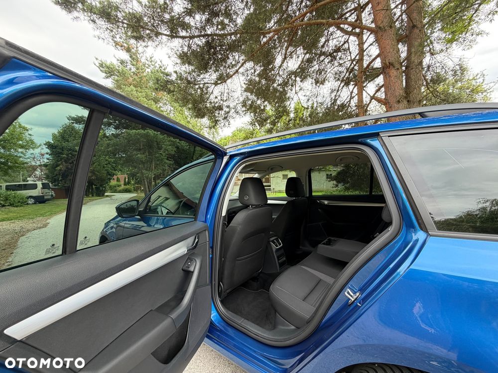 Skoda Octavia 1.6 TDI DSG Style - 21
