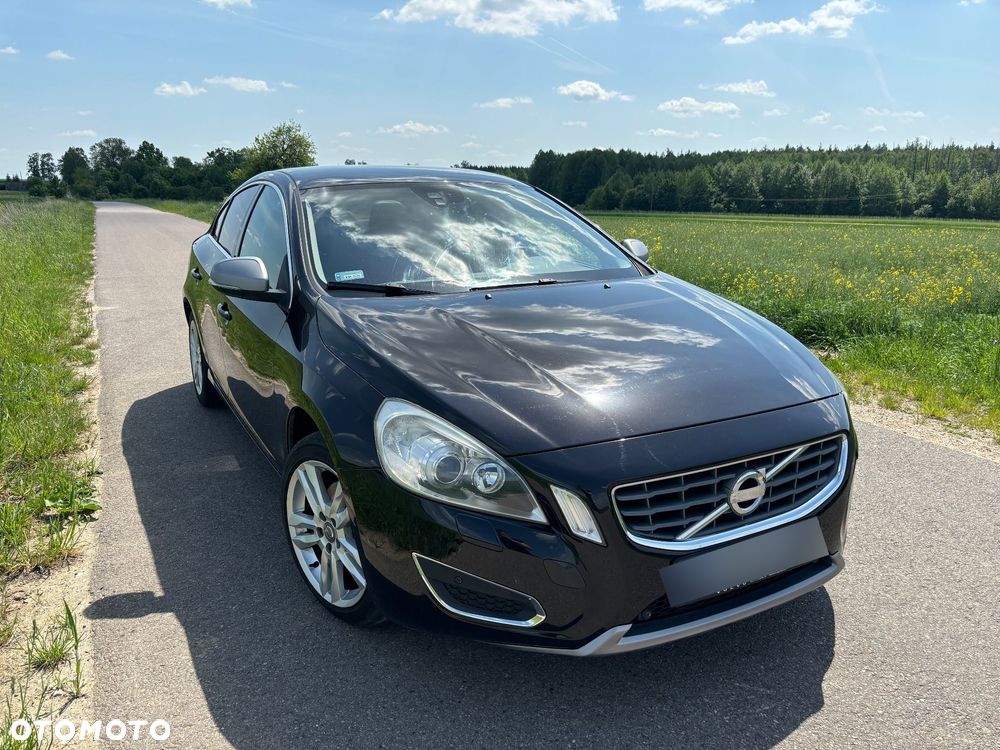 Volvo S60 D3 Geartronic R-Design - 1
