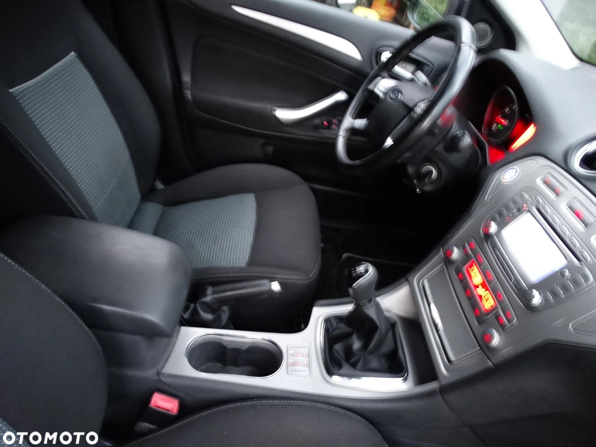Ford Mondeo - 8