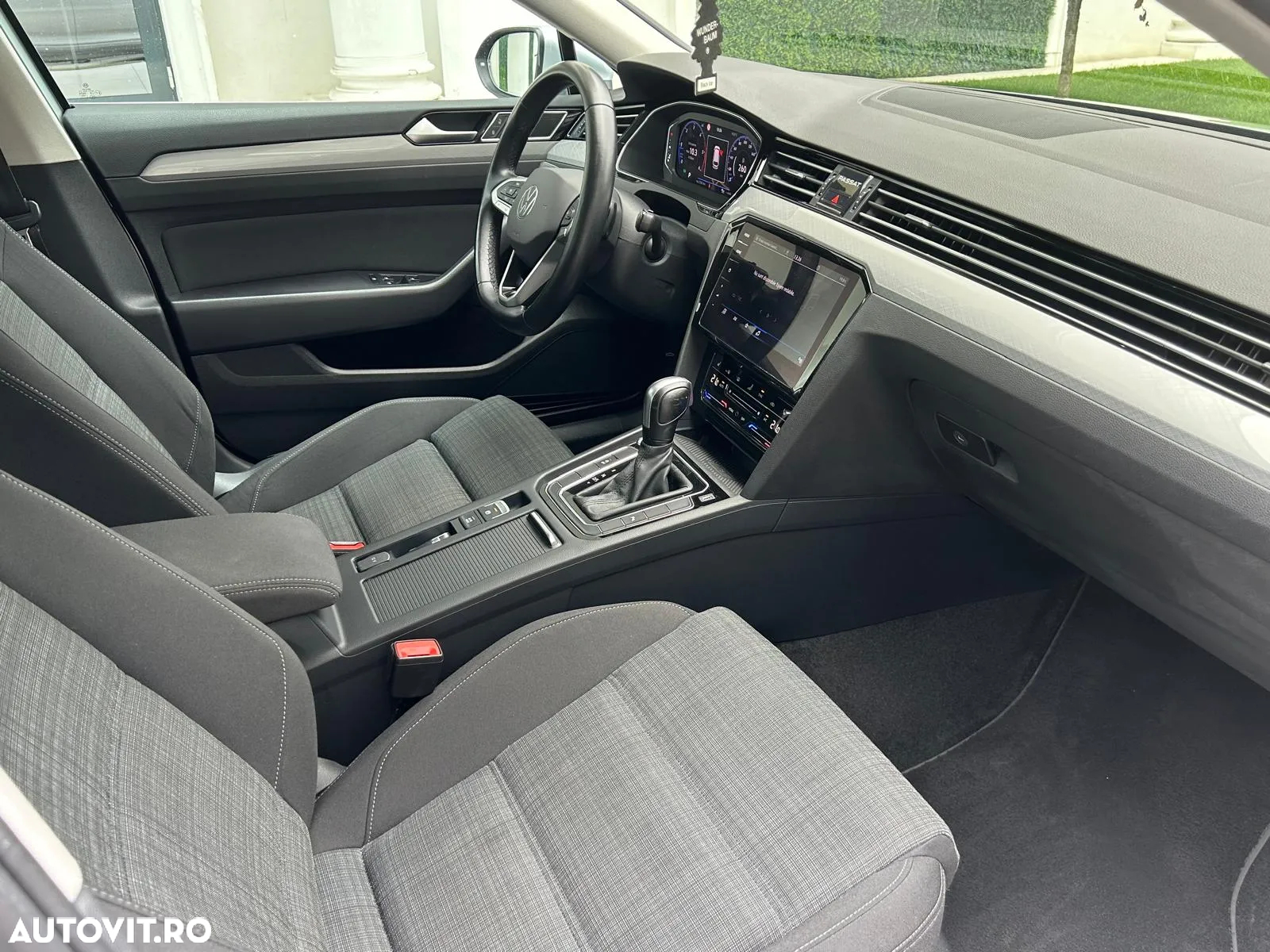 Volkswagen Passat Variant 2.0 TDI SCR DSG Business - 4