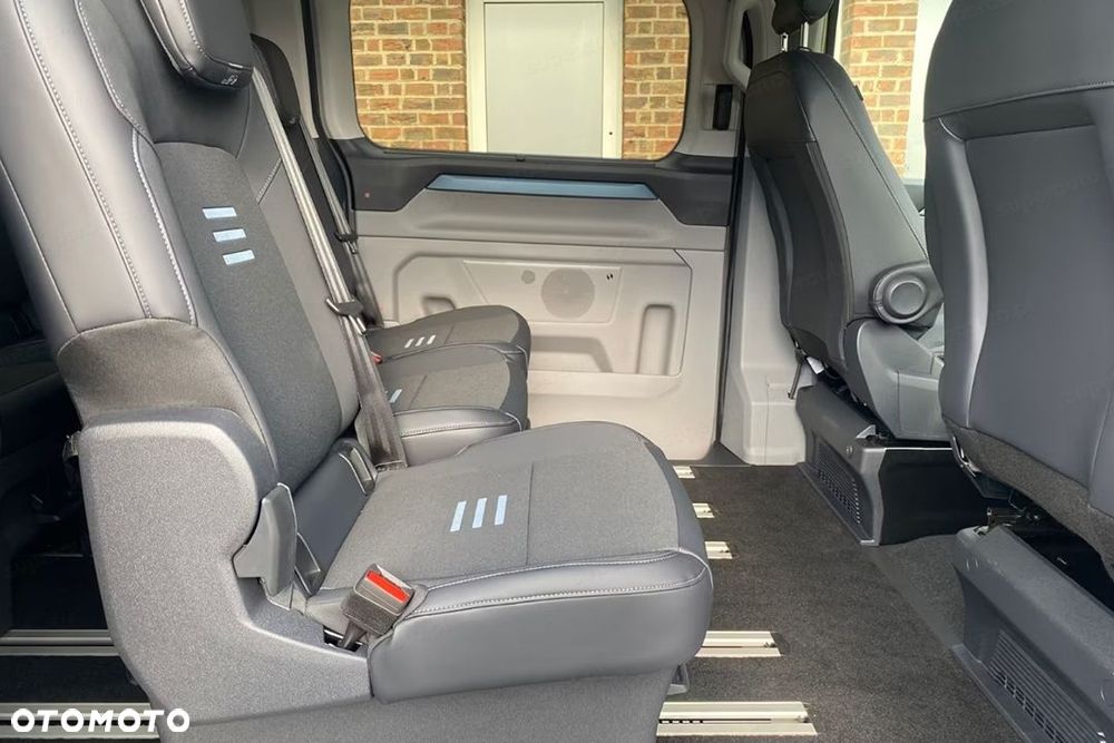 Ford Tourneo Custom - 14