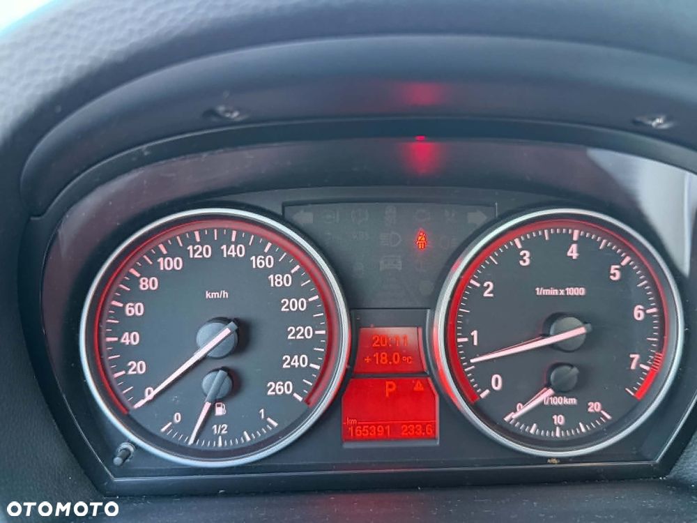 BMW Seria 3 325i xDrive - 5