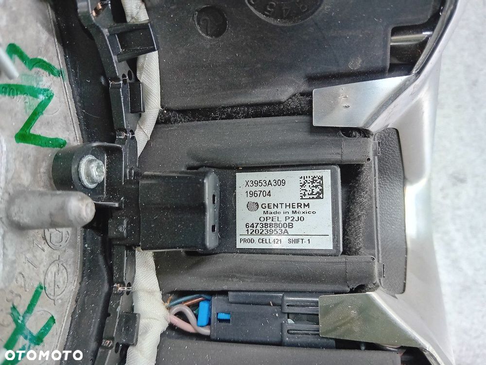 KIEROWNICA OPEL CORSA F 12023953A 647388800B - 5