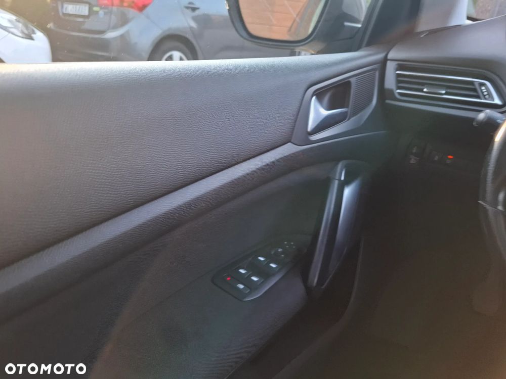 Peugeot 308 1.6 e-HDi Allure S&S - 19