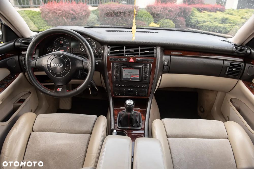 Audi S8 4.2 Quattro - 24