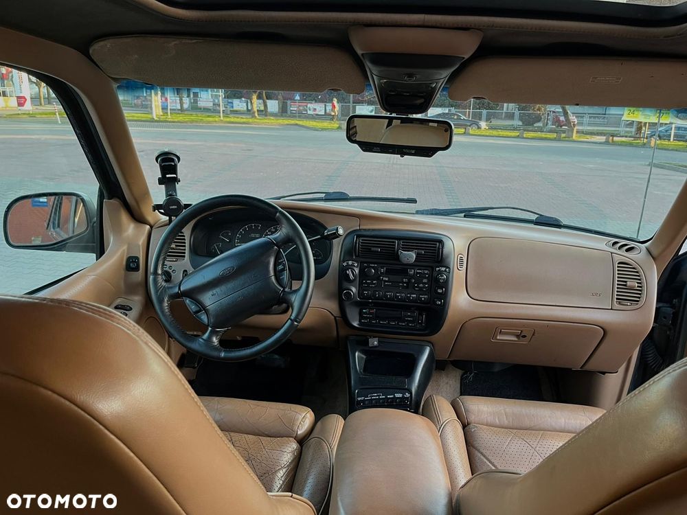 Ford Explorer - 7