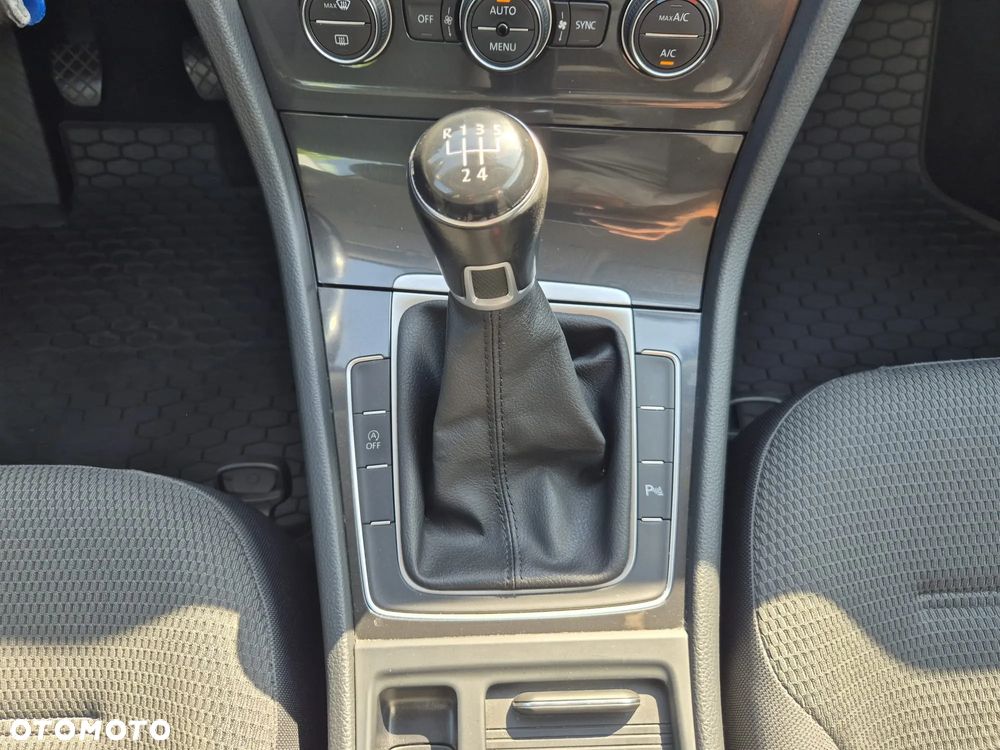 Volkswagen Golf 1.6 TDI BMT Comfortline - 14