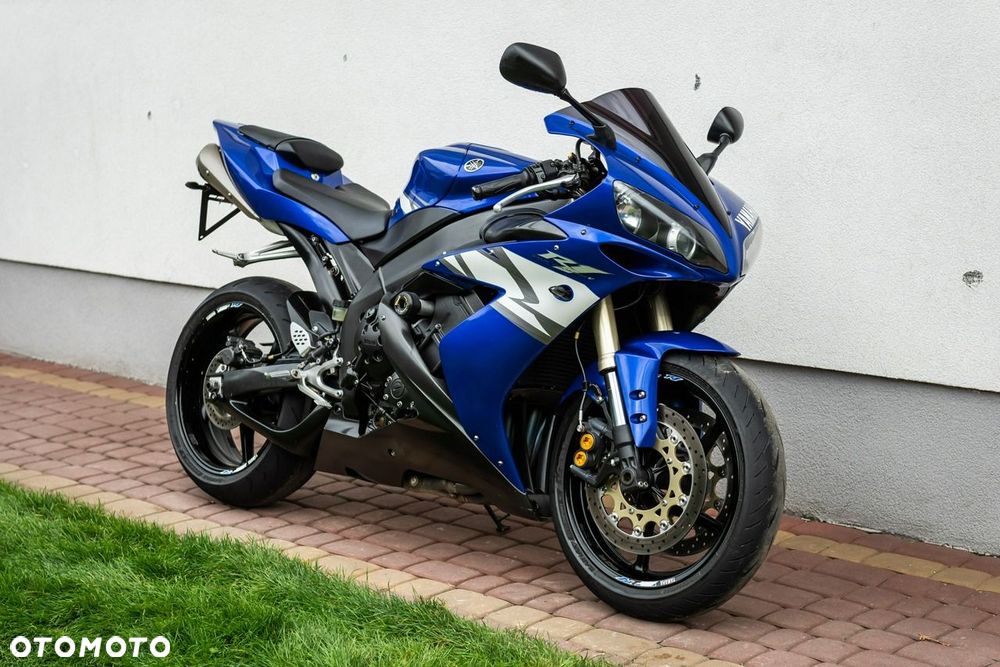 Yamaha R1 - 1