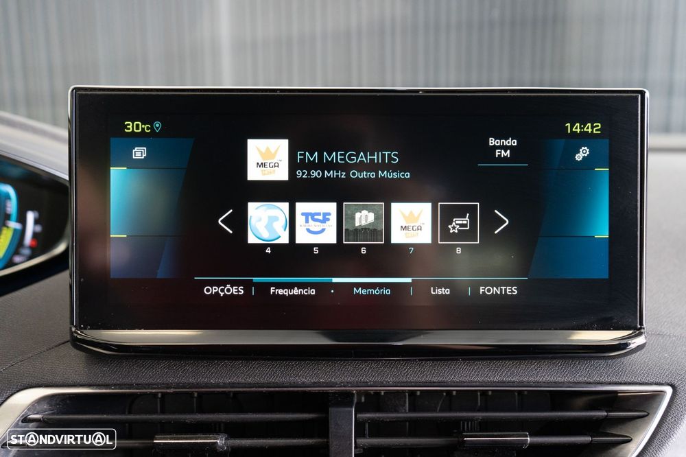 Peugeot 3008 1.6 Hybrid GT Pack e-EAT8 - 37