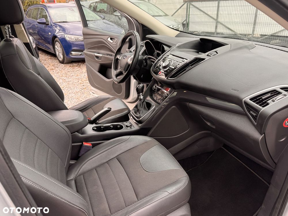 Ford Kuga 2.0 TDCi 2x4 Titanium - 9