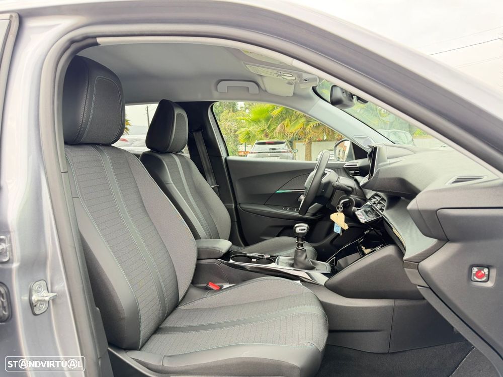 Peugeot 2008 1.2 PureTech Allure Pack - 32