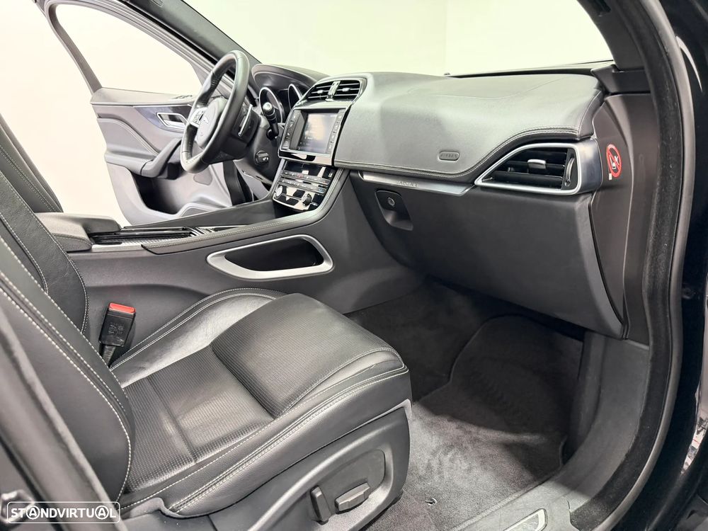Jaguar F-Pace 2.0 i4D R-Sport Aut. - 43