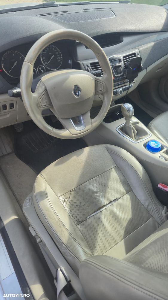 Renault Laguna 2.0 dCi LUX - 10