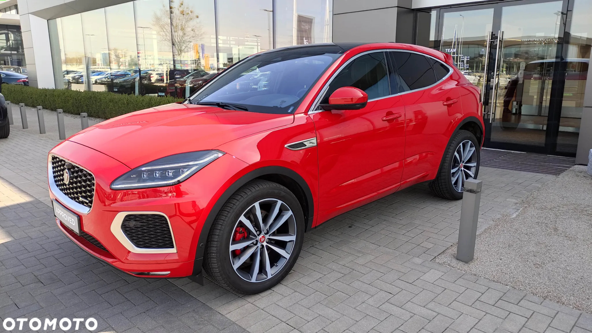 Jaguar E-Pace 2.0 i4D AWD R-Dynamic SE - 4