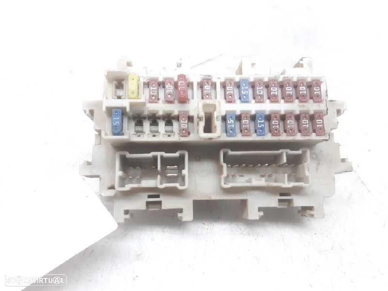 CAIXA DE RELES FUSÍVEIS NISSAN NAVARA - 1