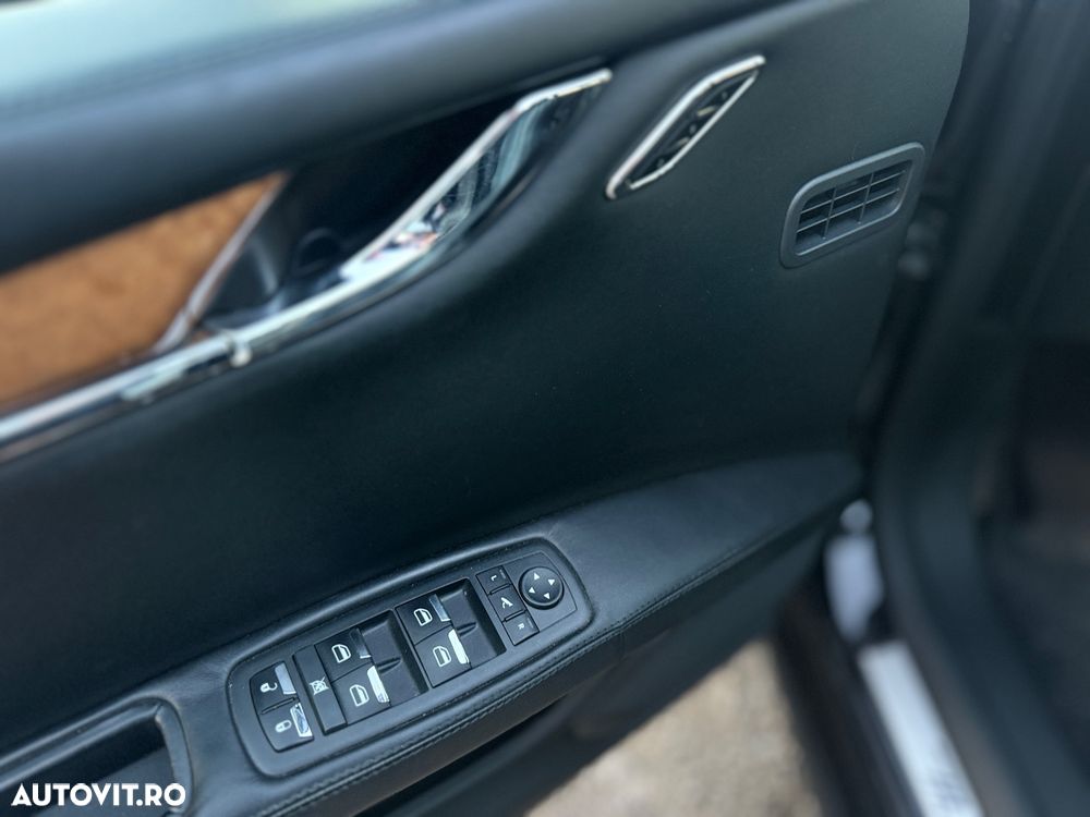 Maserati Quattroporte - 9