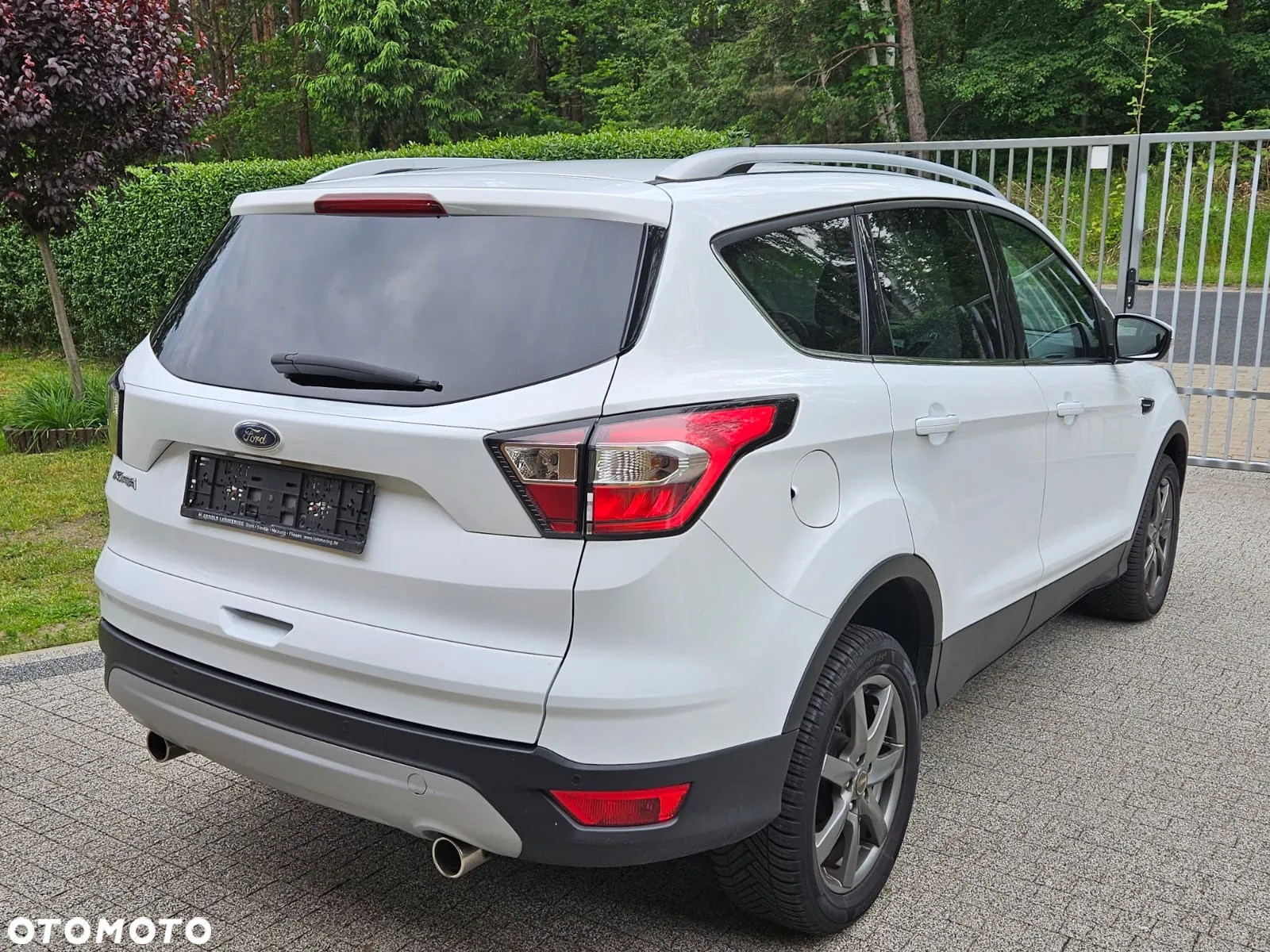 Ford Kuga - 12