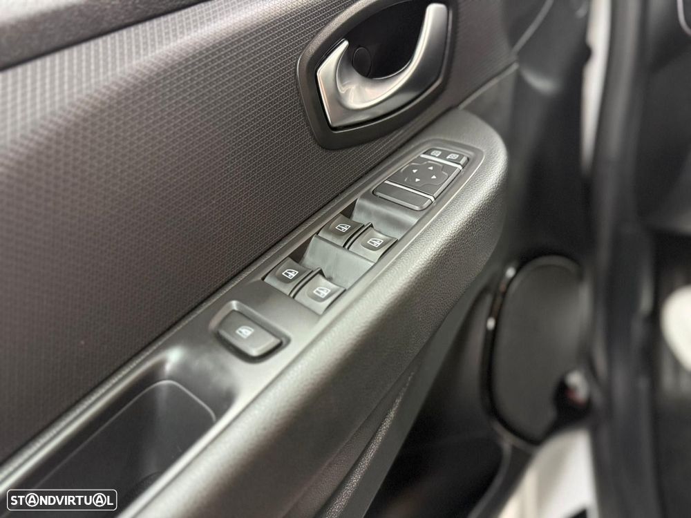 Renault Clio 0.9 TCe Limited Edition - 19