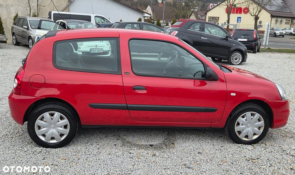Renault Clio 1.2 16V 75 Expression - 10