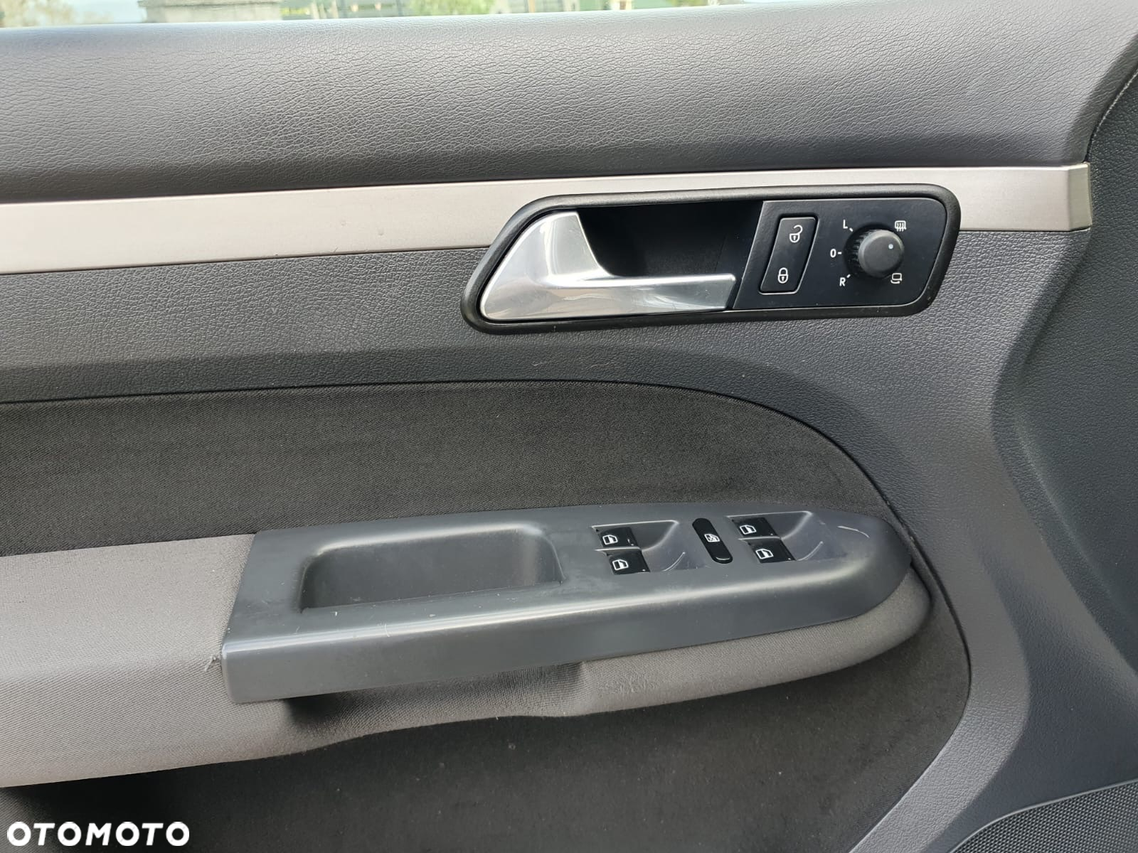 Volkswagen Touran 2.0 TDI DPF United - 8