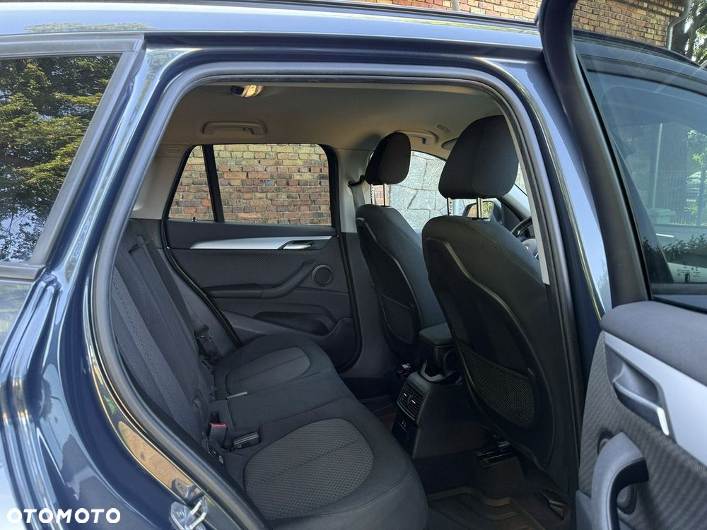 BMW X1 sDrive18d - 22