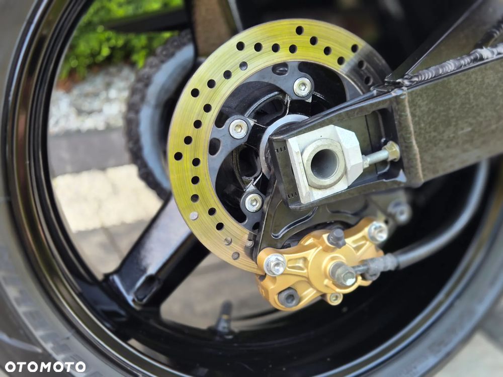 Suzuki GSX-R - 13