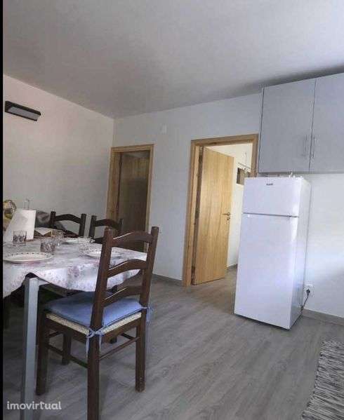 Prédio R/C e primeiro andar  (Tramagal - Abrantes) - Grande imagem: 4/12