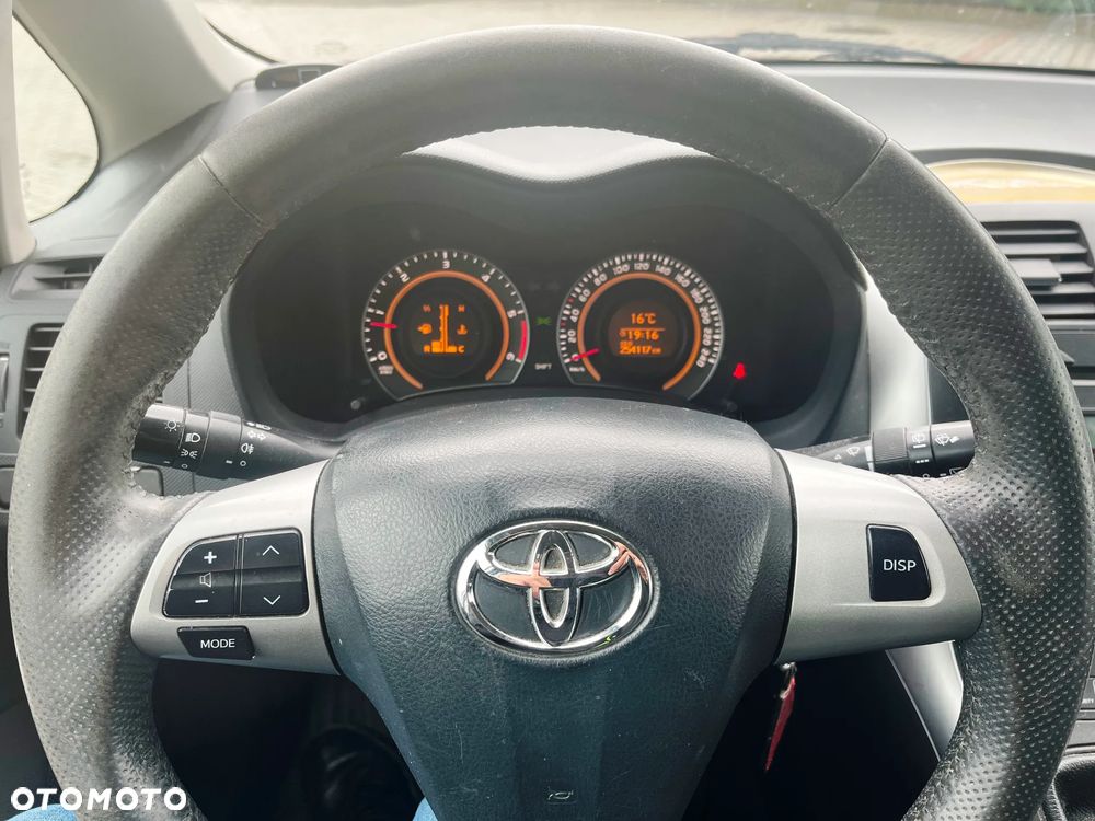 Toyota Auris 1.4 D-4D Premium - 11