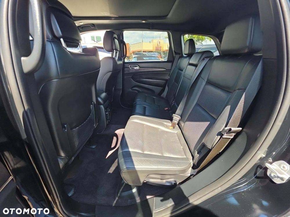 Jeep Grand Cherokee - 12