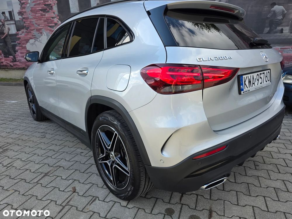 Mercedes-Benz GLA 200 d 4-Matic AMG Line 8G-DCT - 13