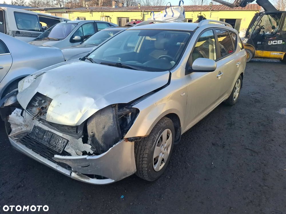 Kia Ceed - 1