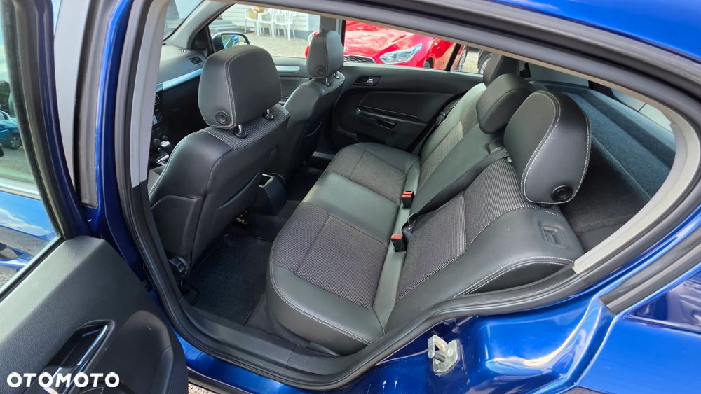 Opel Astra 1.6 T Cosmo - 10