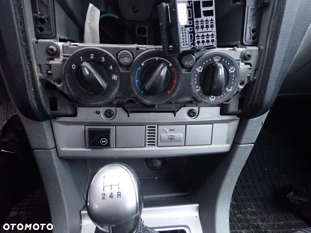 CZĘŚCI - Ford Focus II MK2 1,6 16V 74KW 100KM KOMBI LIFT FL lakier 03 Moondust Silver 2008r. INDEX - 9839 - 11