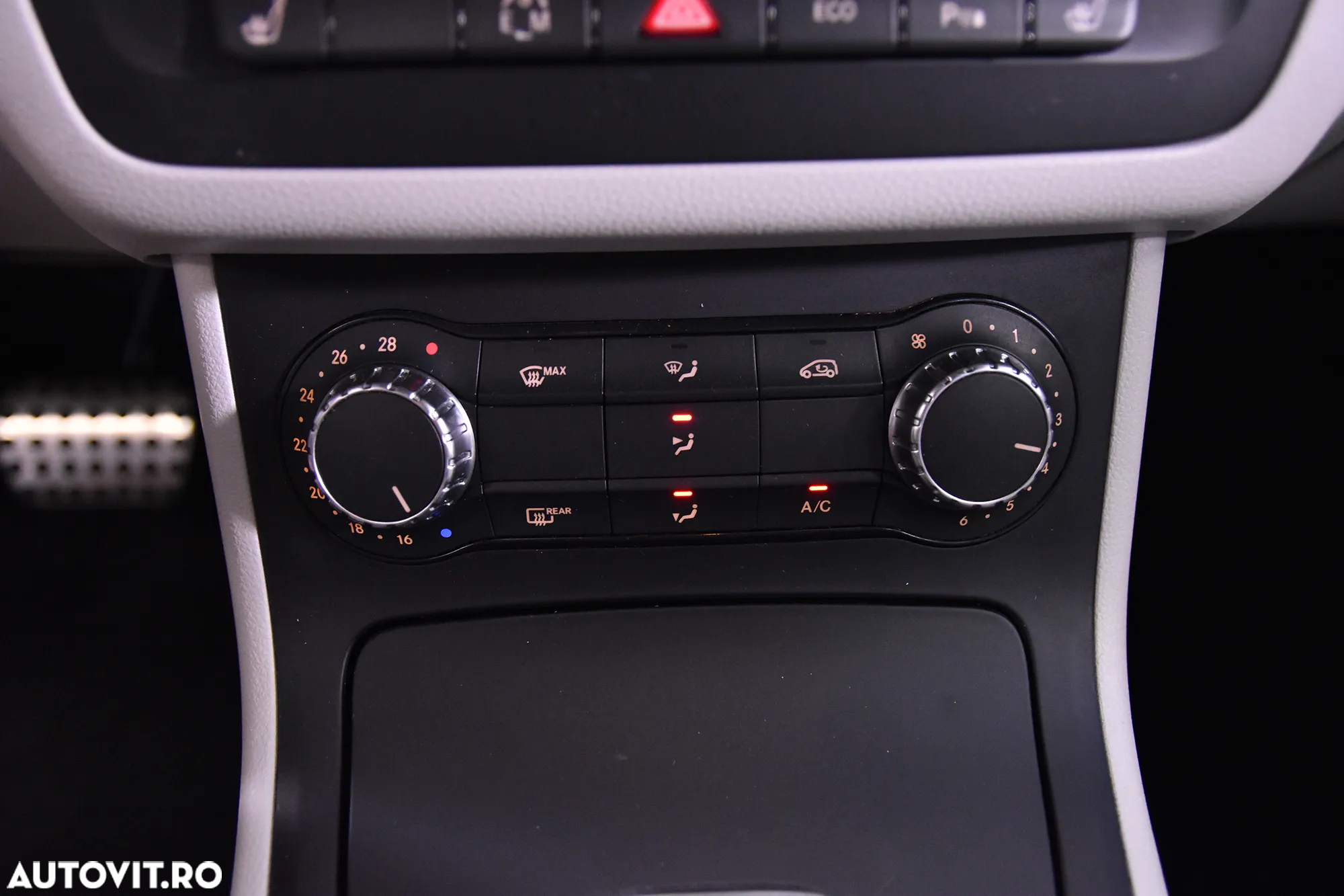 Mercedes-Benz B 180 7G-DCT - 18