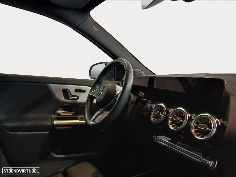 Mercedes-Benz GLA 180 d - 10