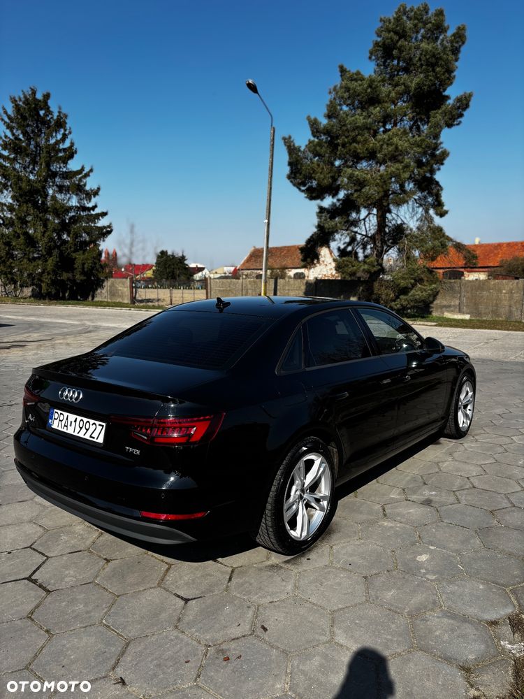 Audi A4 Limousine - 6