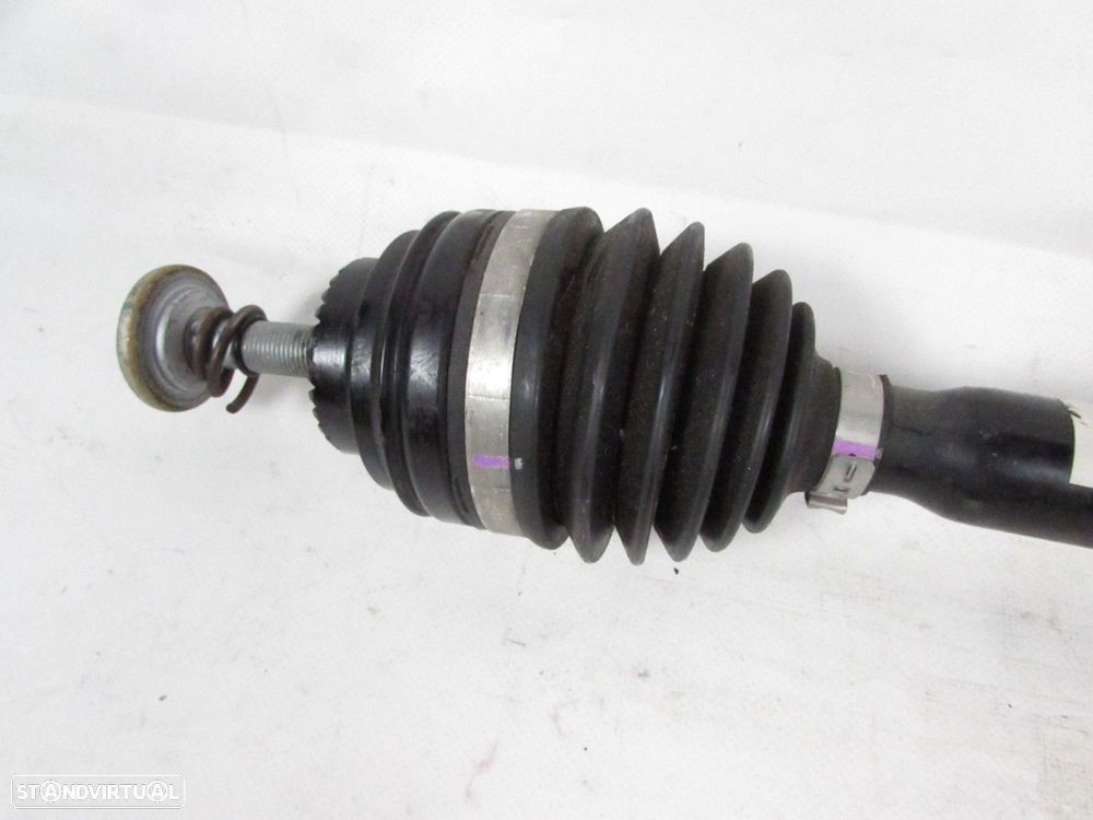 Transmissão Esquerdo/Trás Seminovo/ Original BMW i3 (I01) 33207641213 - 2