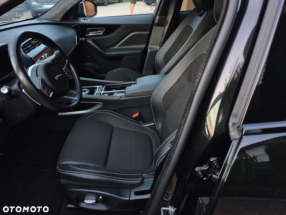 Jaguar F-Pace 30d AWD R-Sport - 12