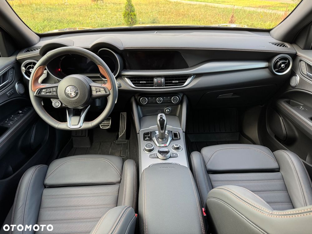 Alfa Romeo Stelvio 2.0 Turbo Intensa Q4 - 14