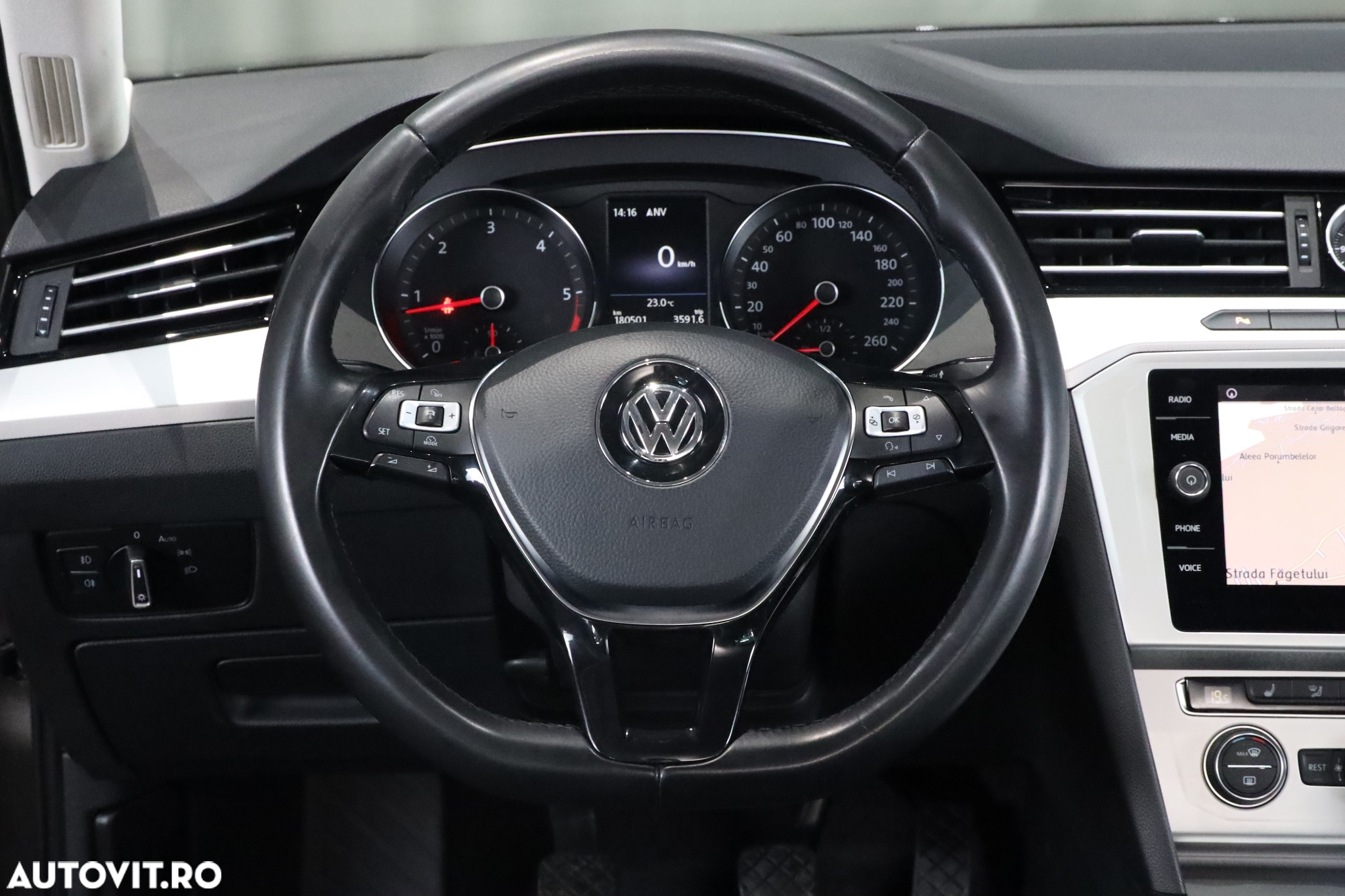 Volkswagen Passat Variant 1.6 TDI (BlueMotion Technology) Comfortline - 29