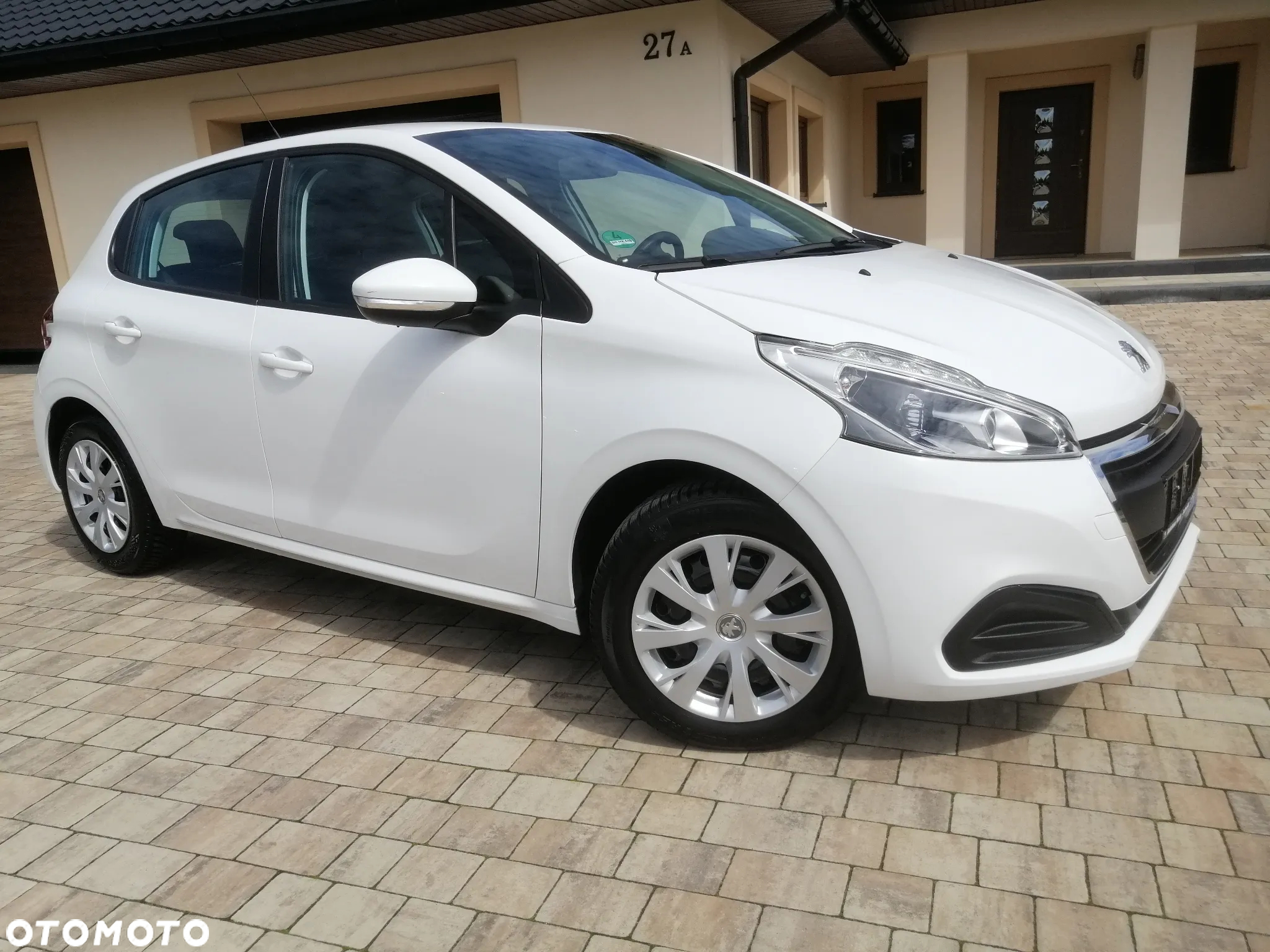 Peugeot 208 PureTech 82 Start & Stop Allure - 4